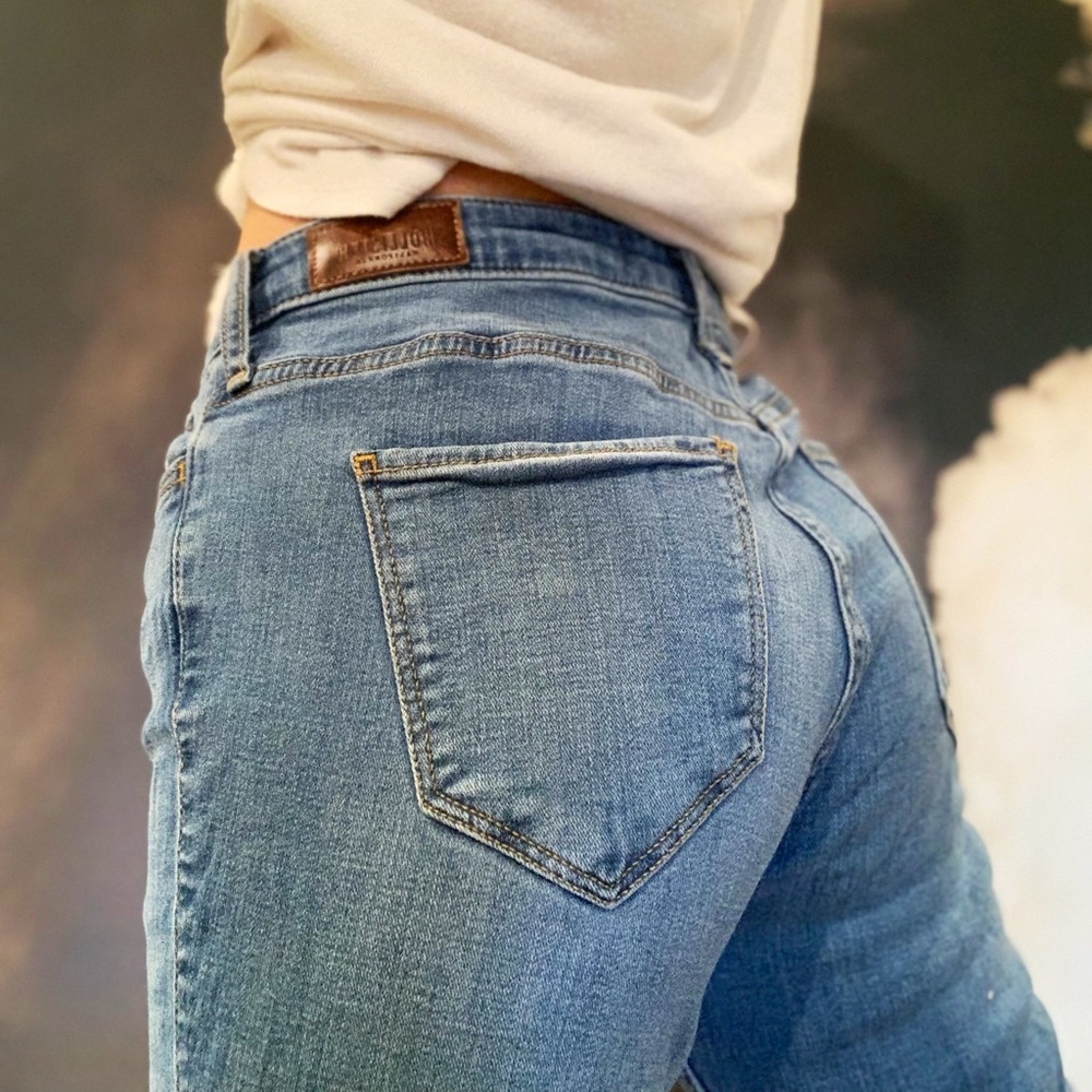 Hollister amazing condition jeans.